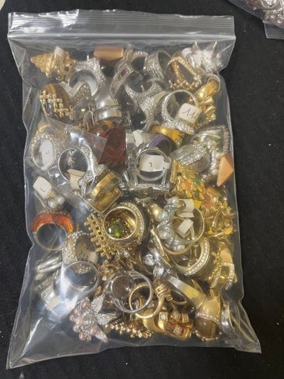 Fort lot de bijoux fantaisie (environ 1000...