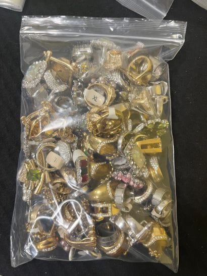 Fort lot de bijoux fantaisie (environ 1000...