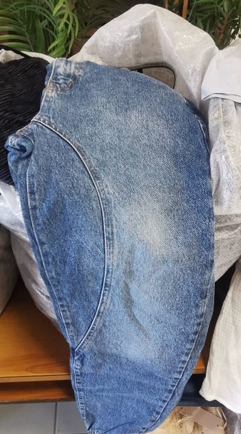 1 Fort lot de vêtements