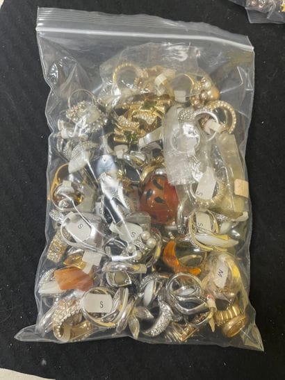 Fort lot de bijoux fantaisie (environ 1000...