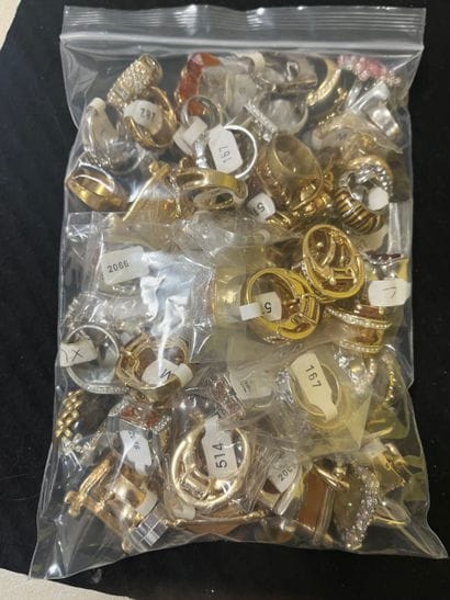 Fort lot de bijoux fantaisie (environ 1000...