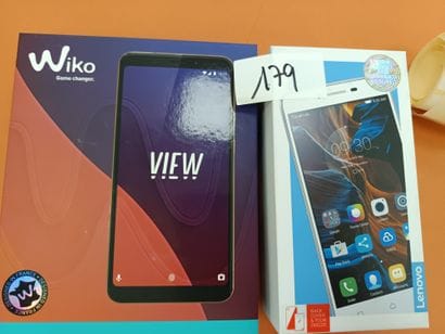 2 téléphones pôrtable (vendu en l'état)