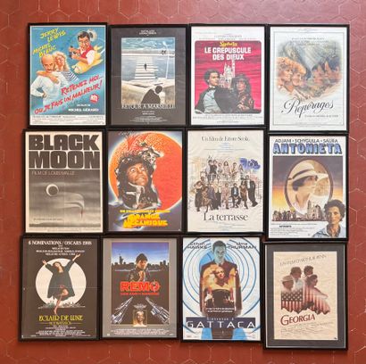 Lot of 12 framed French movie posters in...