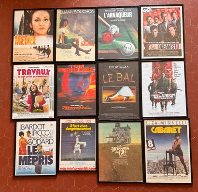 Lot of 12 framed French movie posters in...