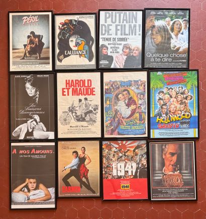 Lot of 12 framed French movie posters in...