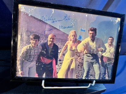 Lot of 7 photos hand-signed by actresses...