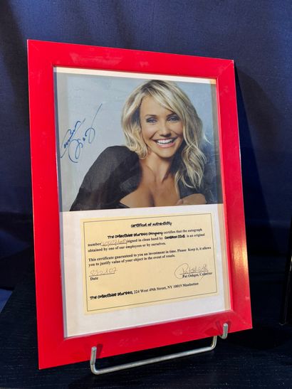 Lot of 7 photos hand-signed by actresses...