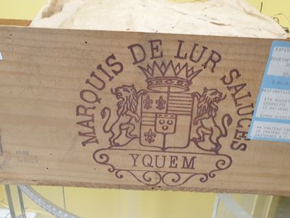 Empty wooden crate
Marquis de Lur Saluce...