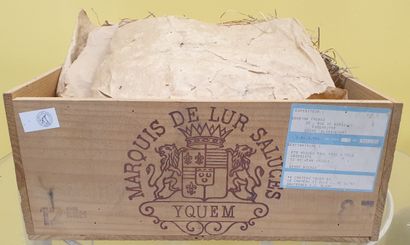 Empty wooden crate
Marquis de Lur Saluce...