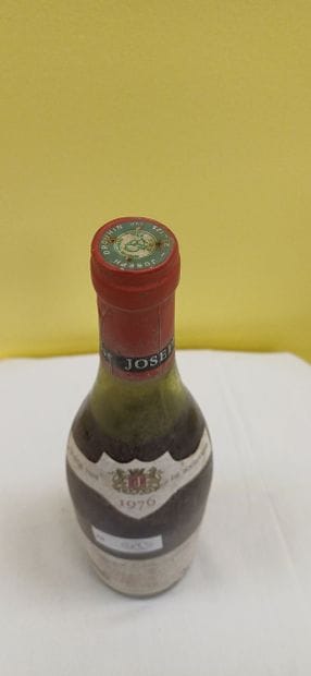 Burgundy
Chambolle-Musigny
	Les Amoureuses
	Drouhin
	1976

Level:...
