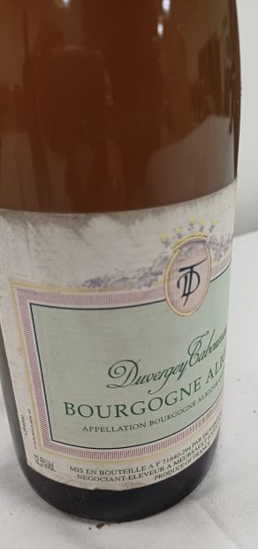 Batch of 6 Btls 
Burgundy Pouilly-Fuissé...