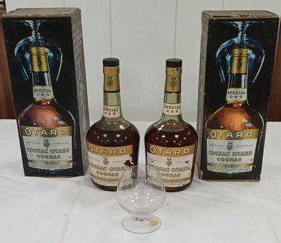 2 bottles 
Cognac Otard 