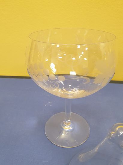 2 screen-printed glasses
1 decanter glass...