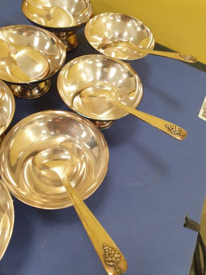 A set of 8 tastevins and 8 dishes with their...