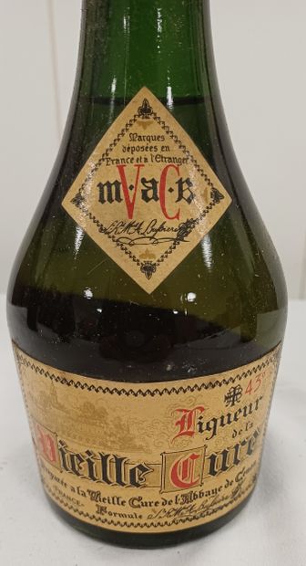 Batch of 2 Btls
Liqueur 