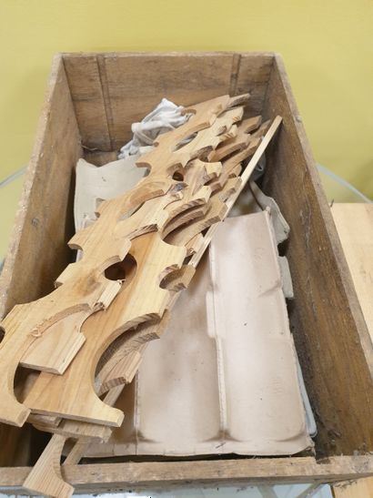 Empty wooden crate
Clos du Tart
Mommessin...