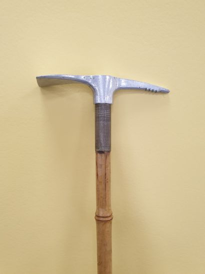 A corkscrew rod