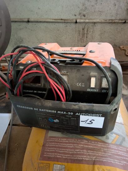 Chargeur de batterie 
Booster