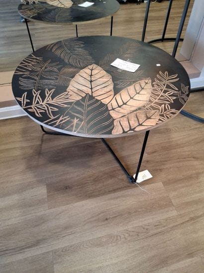 Table basse en bois noir