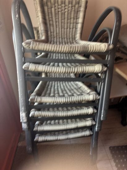 10 fauteuils métalliques 
ardoise