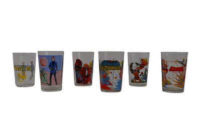 Réunion de 6 verres à moutarde vintage à...