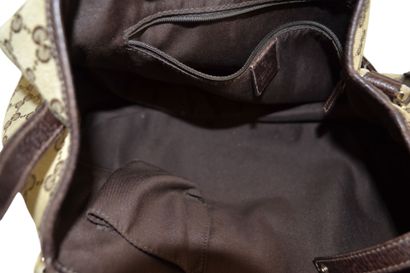 GUCCI
Sac à main beige marron en toile avec...