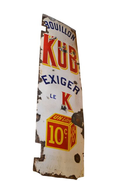 Plaque émaillée KUB. Fond blanc et écriture...