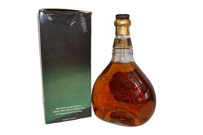 Bouteille de Whisky Johnnie Walker dans sa...