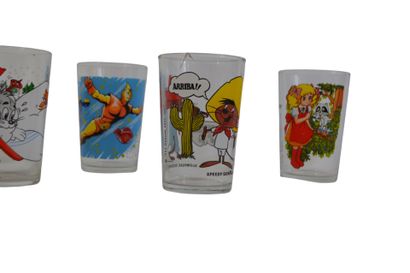 Verres à moutarde vintage à motifs. Retrouvez...