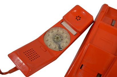 Téléphone filaire à cadran modèle Contempra...