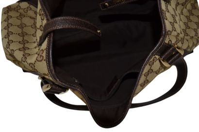 GUCCI
Sac à main beige marron en toile avec...