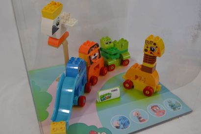 Vitrine de magasin mettant en avant des animaux...