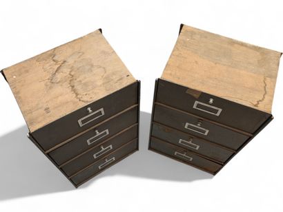 RONEO 
Pair of metal filing cabinets in grey...