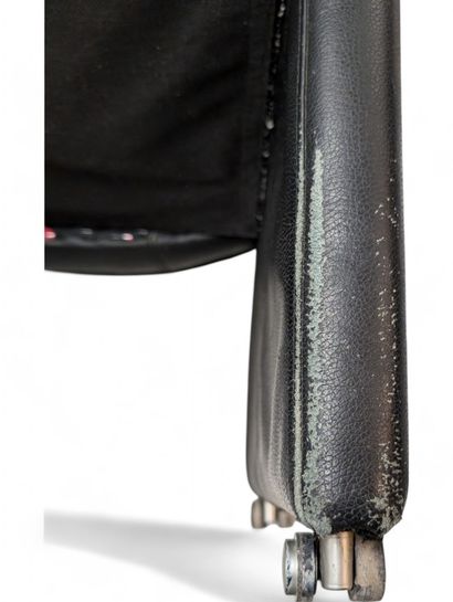 Philippe STARCK (after) 
Black leather armchair...