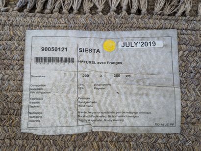 LIGNE ROSET
Tapis en laine 75 % polypropylène...