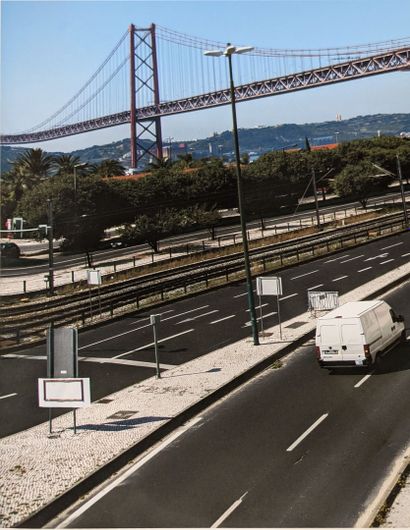 VHILS (Portugais, né en 1987)

