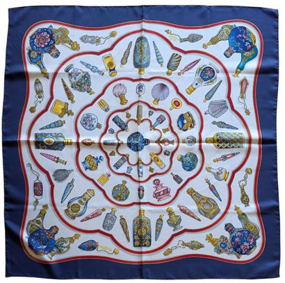 HERMES PARIS
Silk square model 