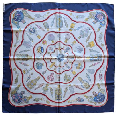 HERMES PARIS
Silk square model 