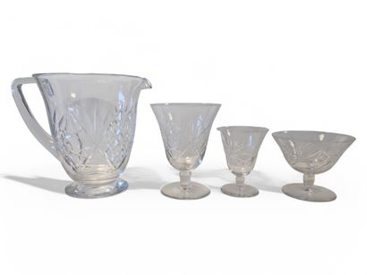 SAINT LOUIS
Set of 19 cut crystal stemmed...