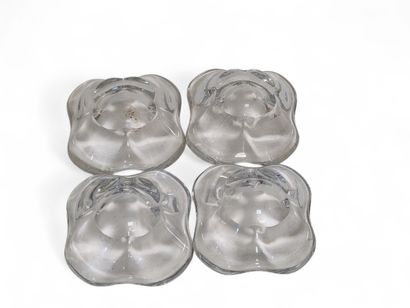 BACCARAT
Suite de quatre salerons en cristal...