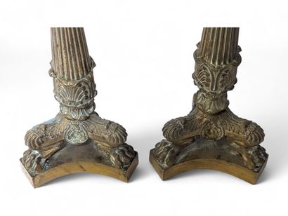 Pair of candlesticks in chased bronze with...