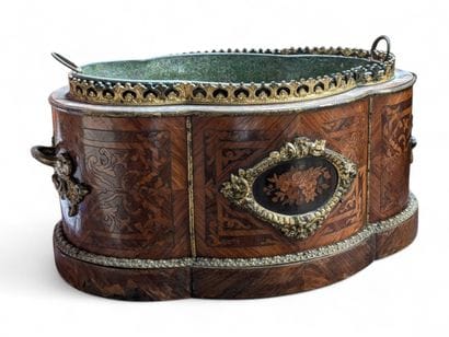Oval planter with inlaid decoration of amaranth...