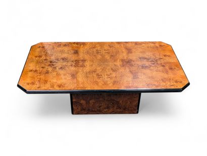 Table basse octogonale, le plateau en loupe...