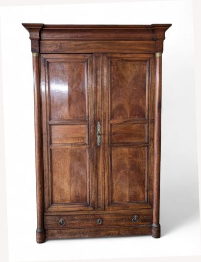 Grande armoire en acajou et placage d'acajou,...