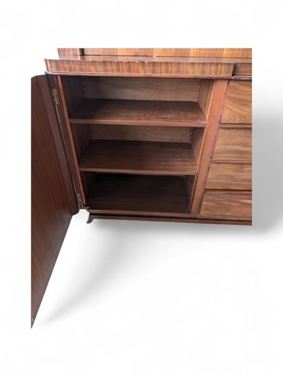 Importante bibliothèque formant buffet deux...