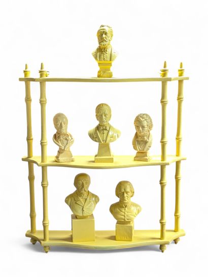 Étagère d'applique en bois tourné entièrement...