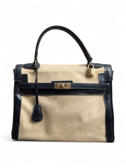 HERMES à PARIS (dans le goût de)
Sac à main...