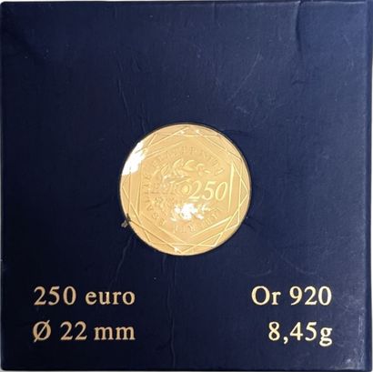 MONNAIE DE PARIS. 
Une pièce en or jaune...