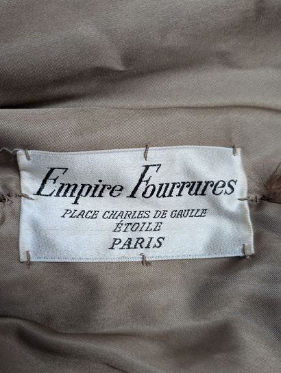 EMPIRE FOURRURES - Paris
Manteau long de...