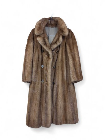 EMPIRE FOURRURES - Paris
Manteau long de...